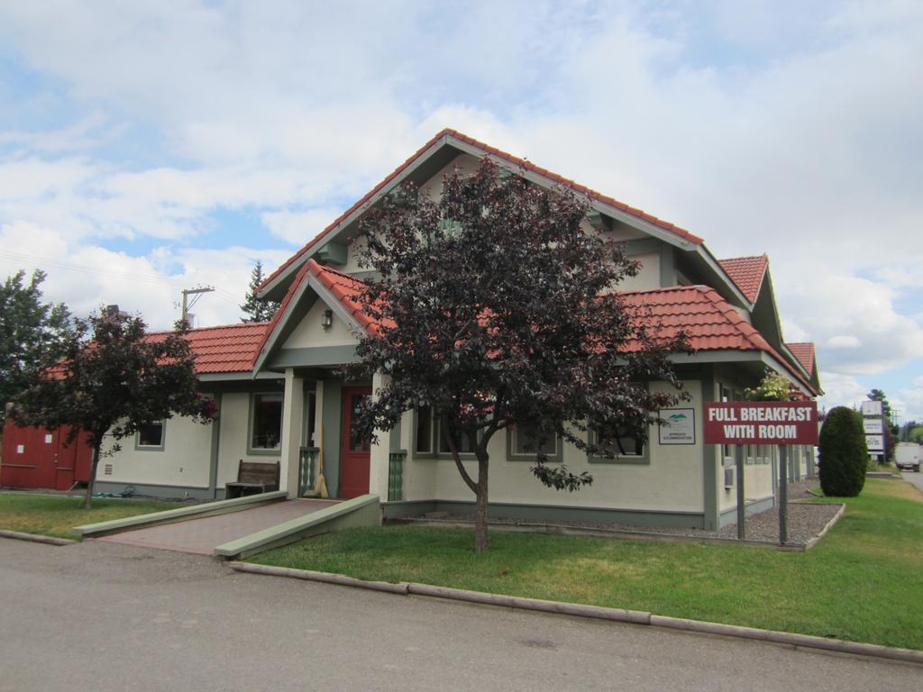 סמית'רס Stork Nest Inn מראה חיצוני תמונה