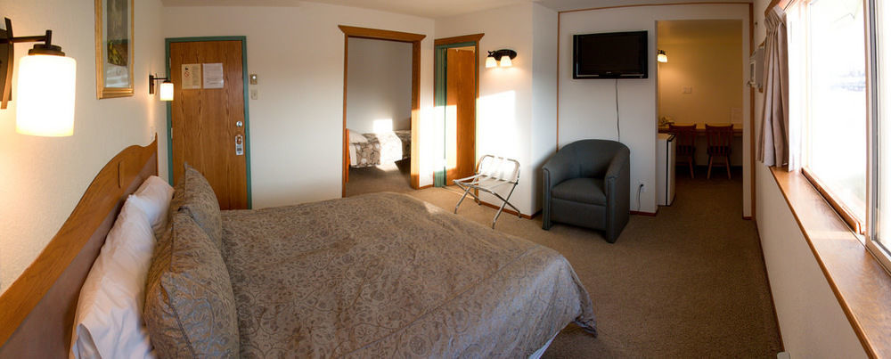 סמית'רס Stork Nest Inn מראה חיצוני תמונה